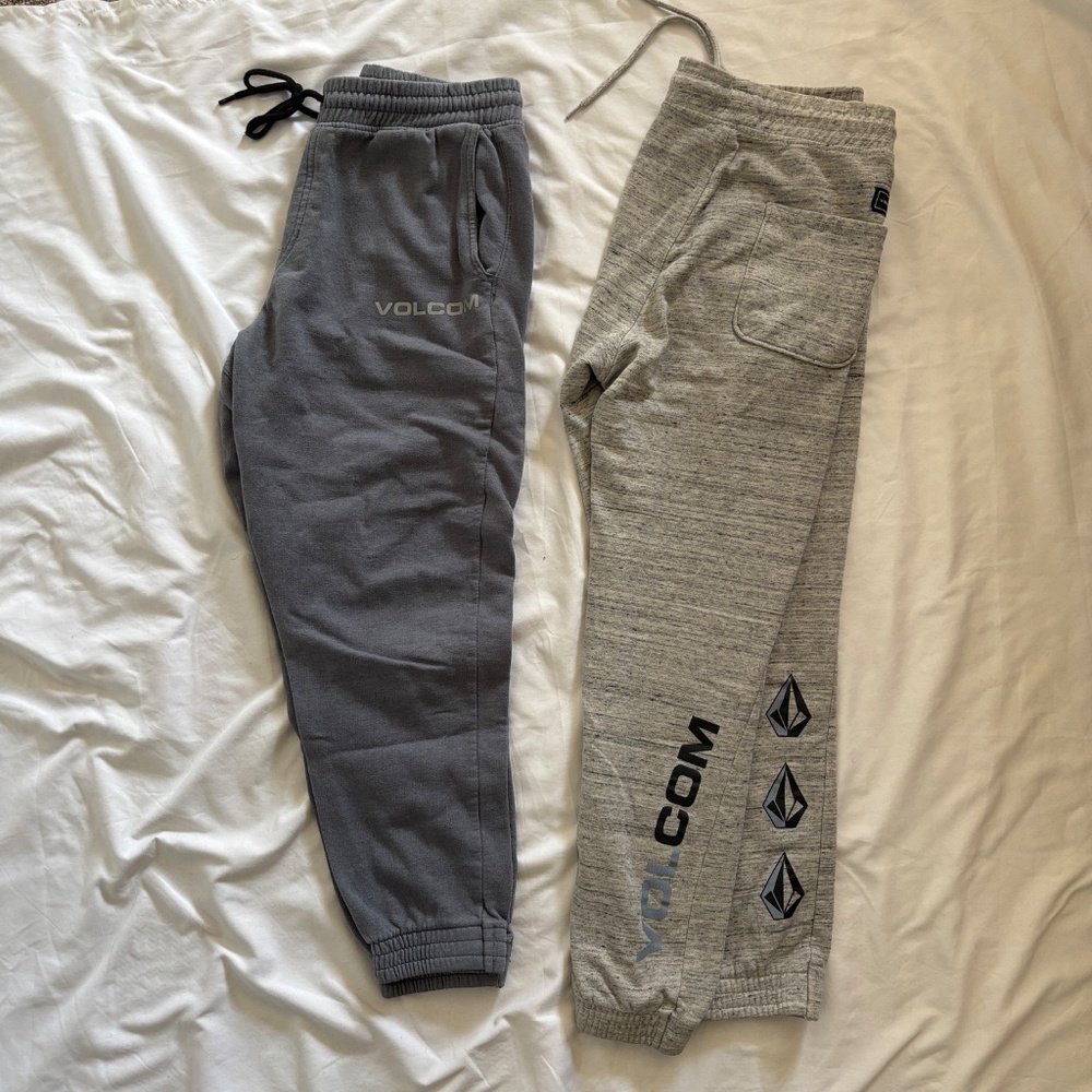 2 Pairs of Volcom Men’s Sweatpants Joggers | Gray and Blue | Size Medium